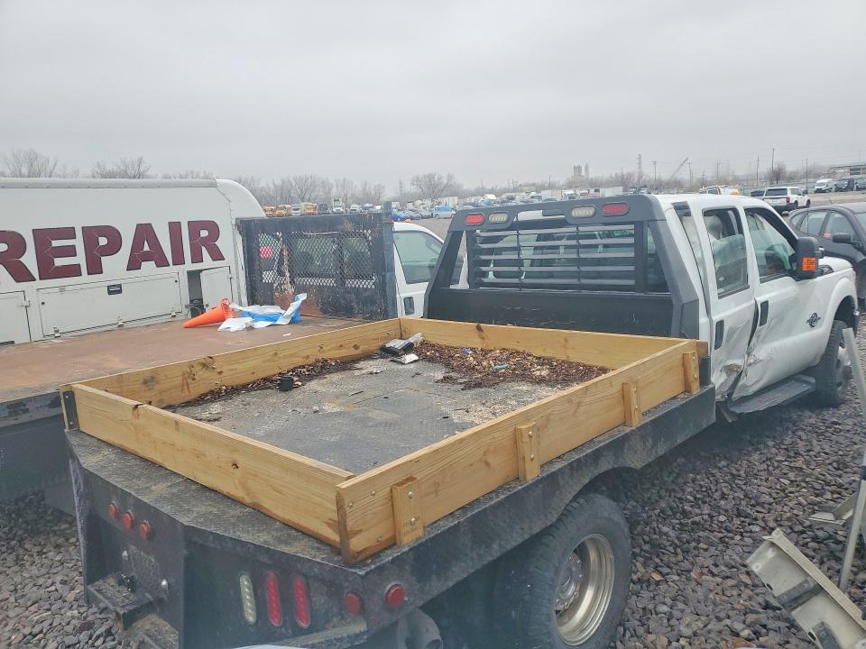 2016 Ford F350 Super Duty Flatbed Truck