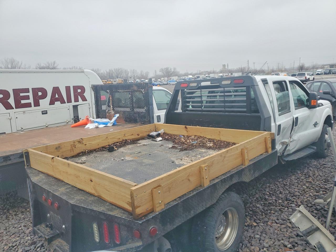 2016 Ford F350 Super Duty Flatbed Truck