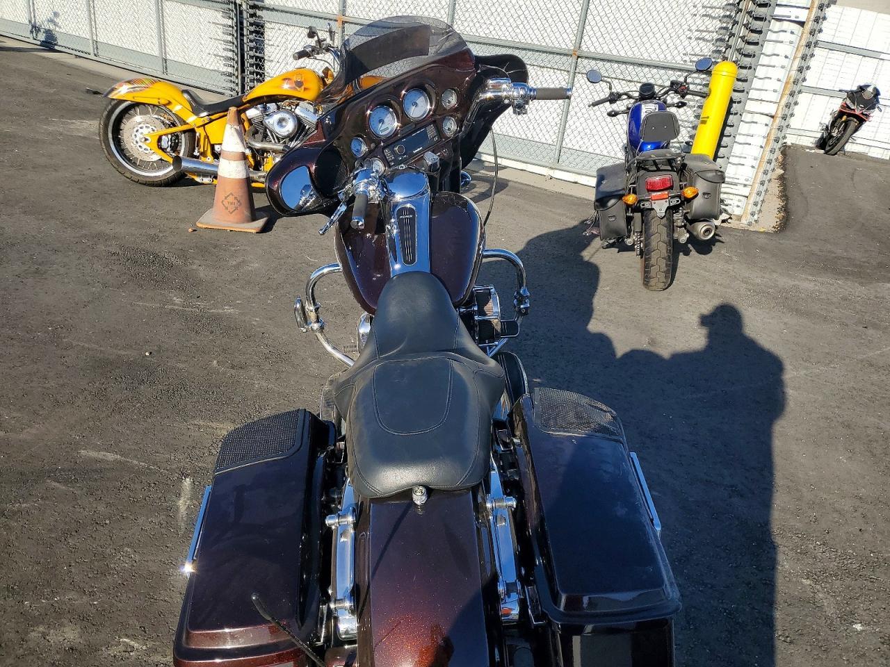 2011 Harley-Davidson Flhx