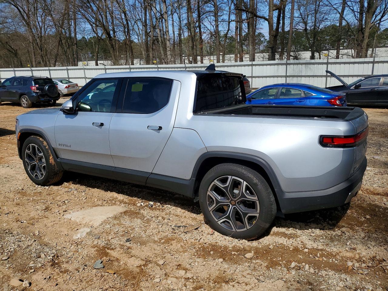 2025 Rivian R1T Adventure