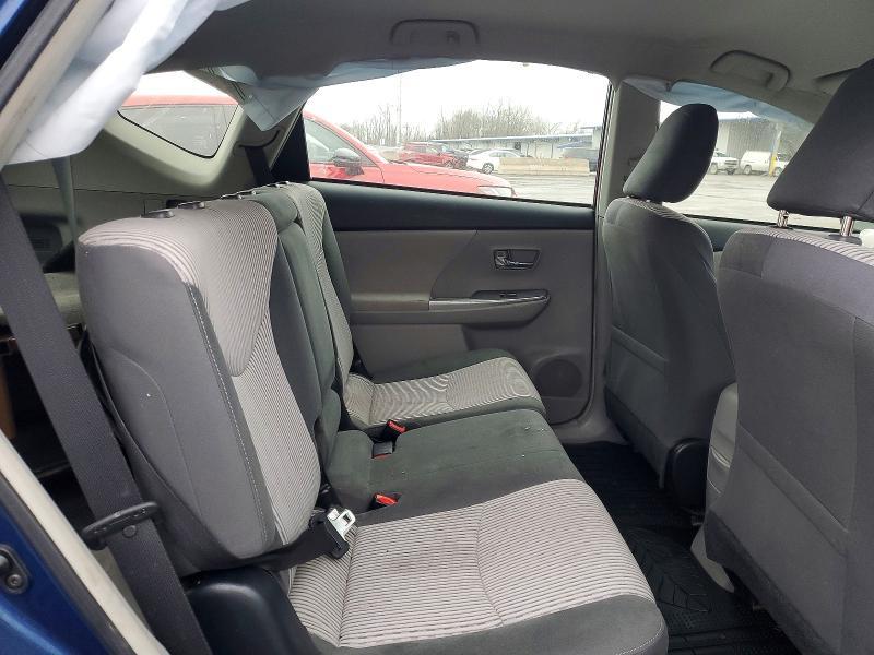 2015 Toyota Prius v Three