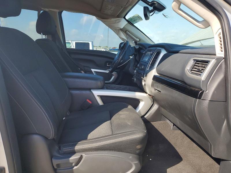 2018 Nissan Titan SV
