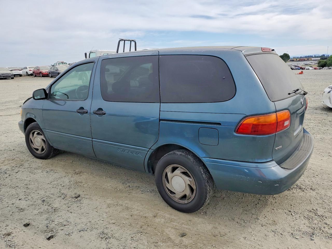 2000 Toyota Sienna ce