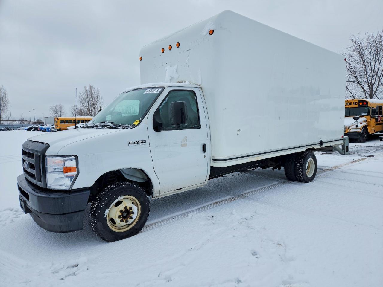 2023 Ford Econoline E450 Super Duty Cutaway Van