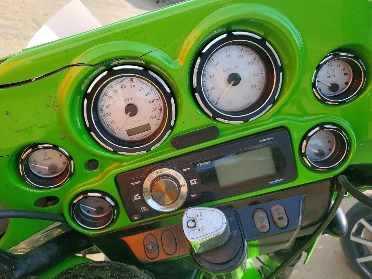 2011 Harley-Davidson Flhx