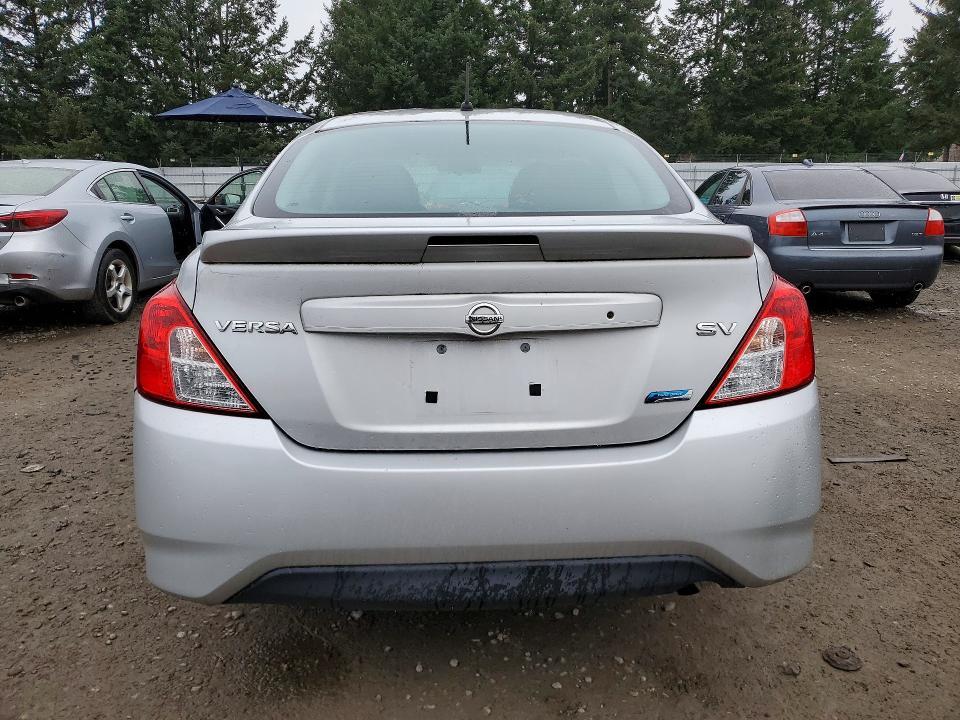 2015 Nissan Versa 1.6 sv