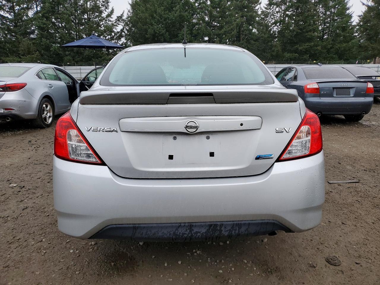 2015 Nissan Versa 1.6 sv