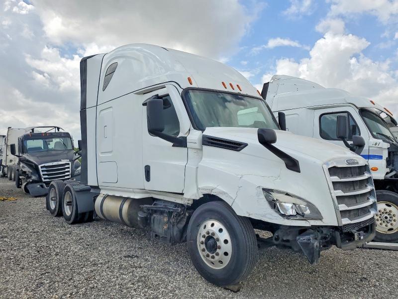 2022 Freigliner 2022 Freightliner Cascadia 126 Semi Truck