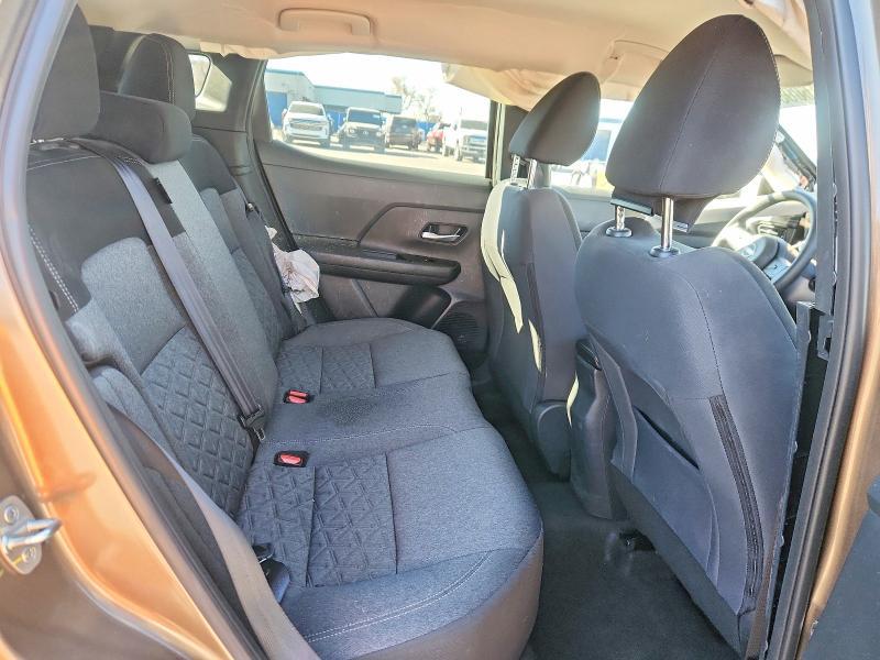 2025 Nissan Kicks sv