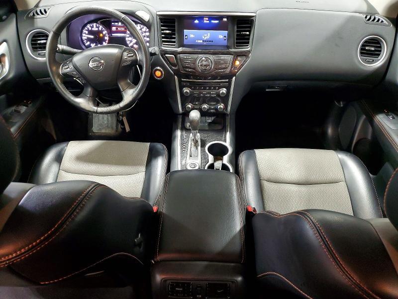2019 Nissan Pathfinder sv