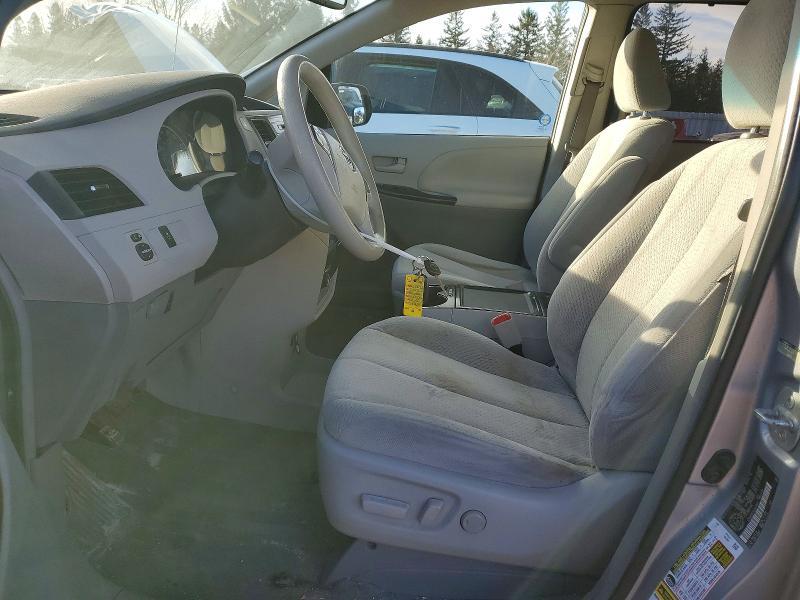 2012 Toyota Sienna le 7-passenger