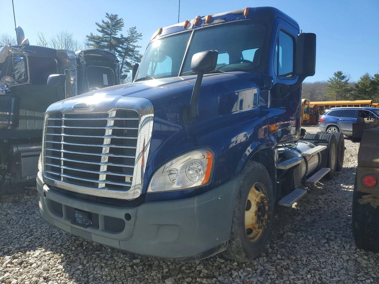 2014 Freightliner Cascadia Semi Truck