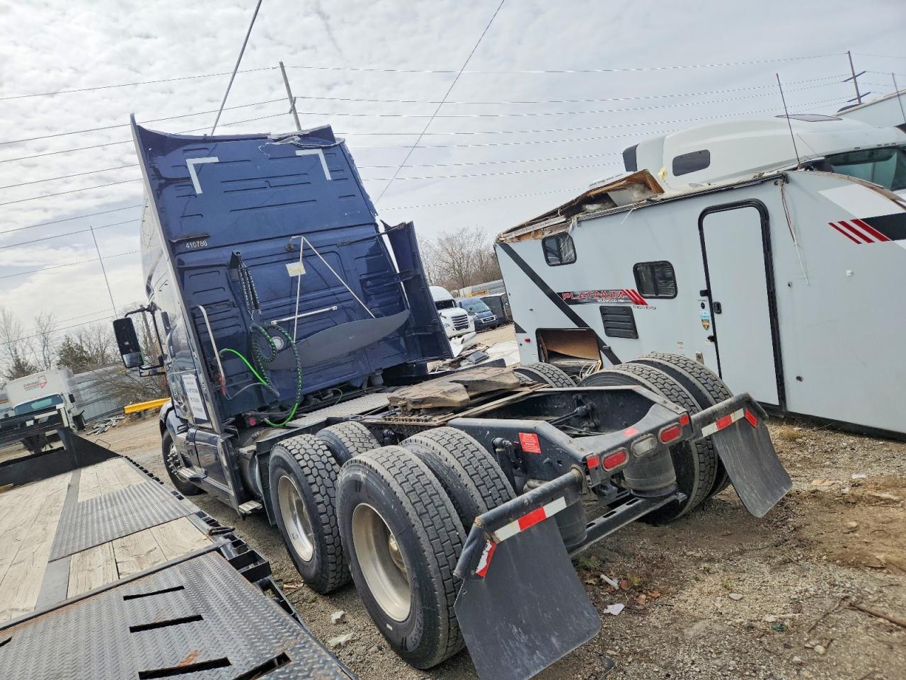 2022 Volvo VNL Semi Truck