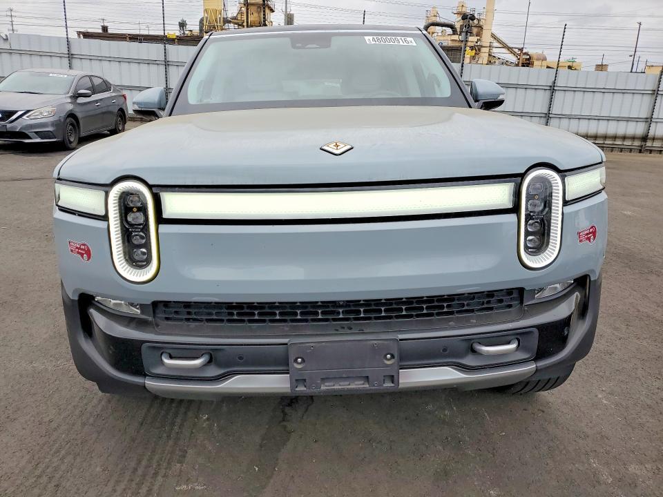 2024 Rivian R1S Adventure