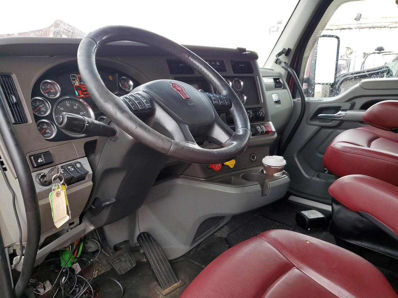 2019 Kenworth T680 Semi Truck