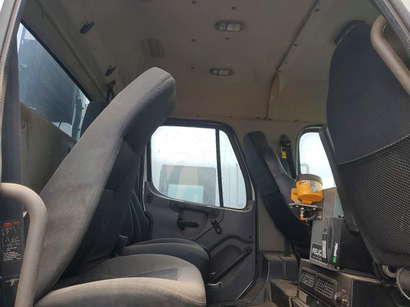 2013 Freigliner 2013 Freightliner 108SD Utility / Service Truck