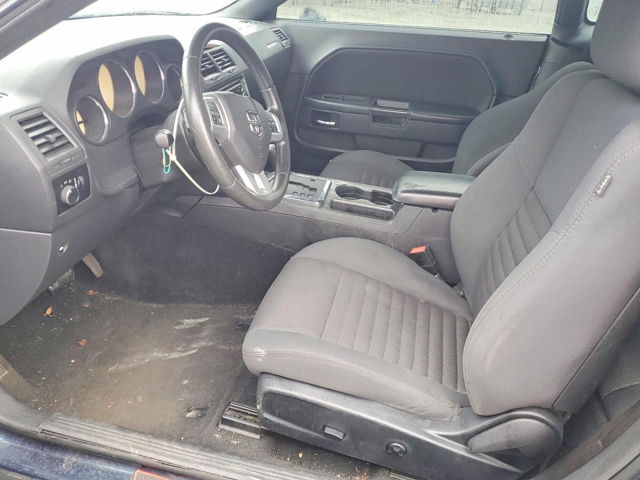 2013 Dodge Challenger sxt