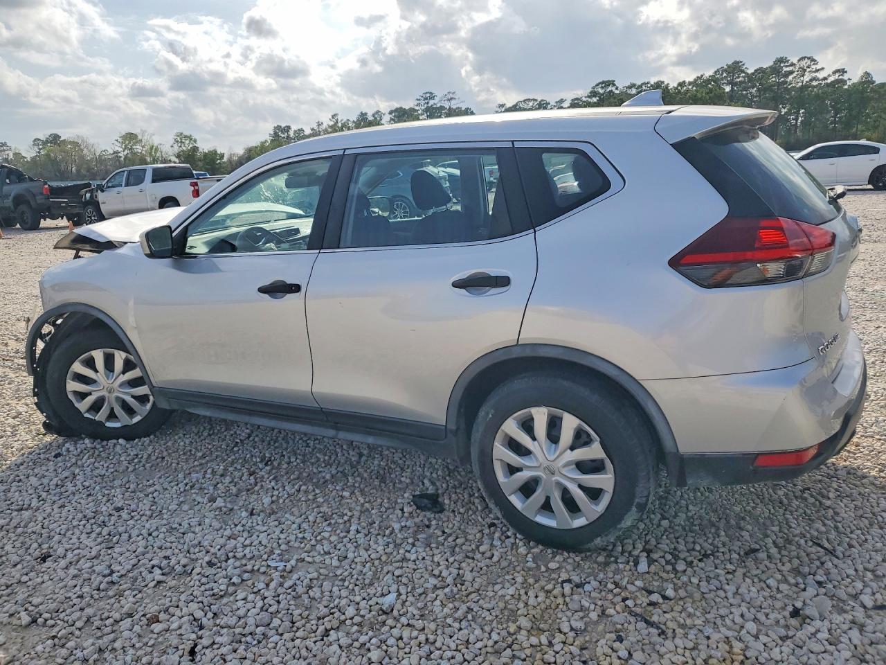 2020 Nissan Rogue s