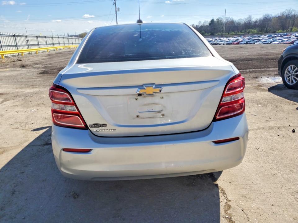2018 Chevrolet Sonic ls