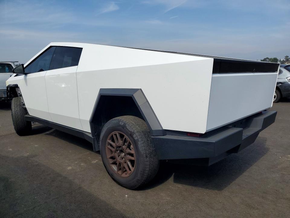 2025 Tesla Cybertruck