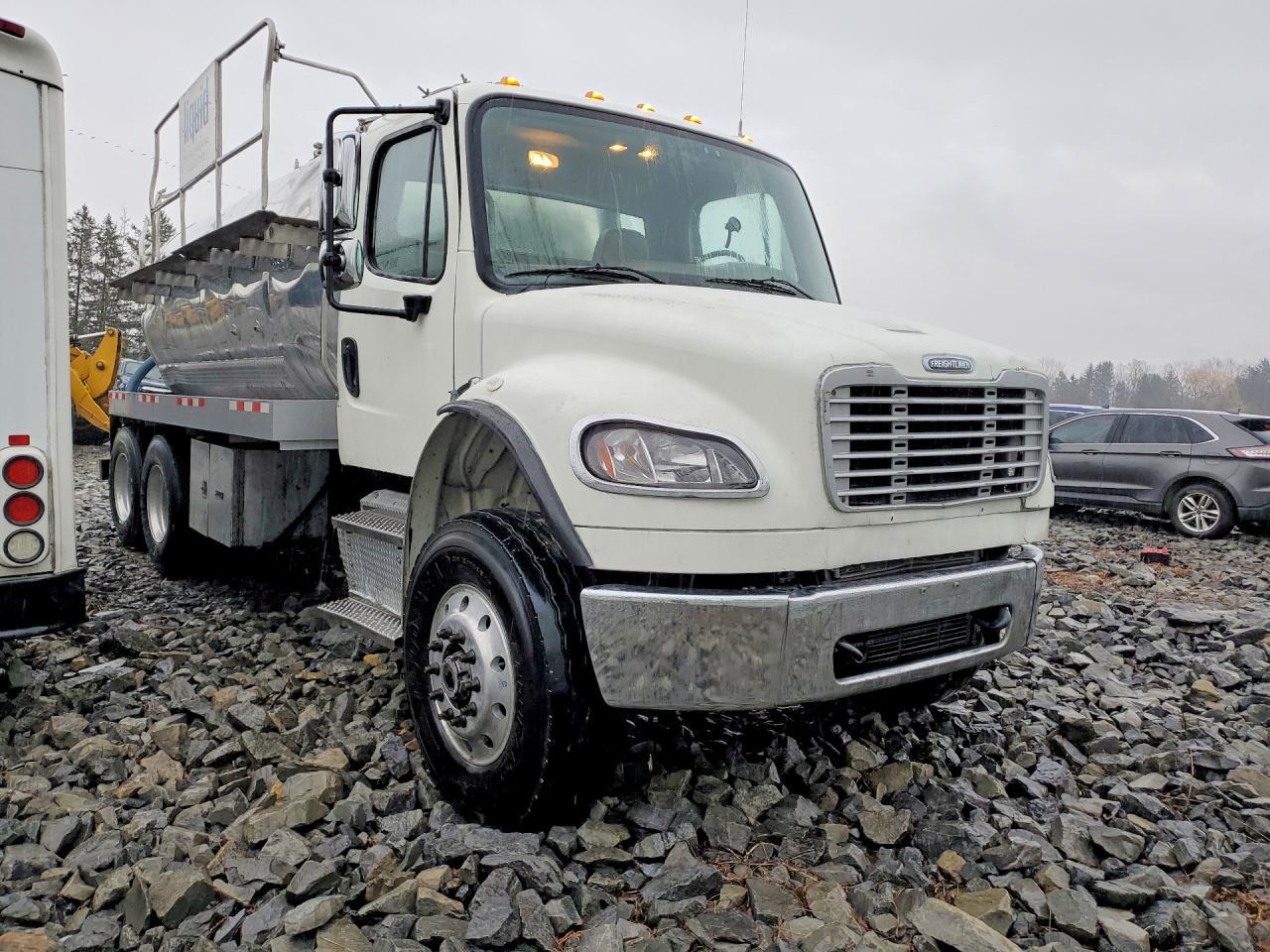 2023 Freigliner 2023 Freightliner Business Class M2 Water Truck