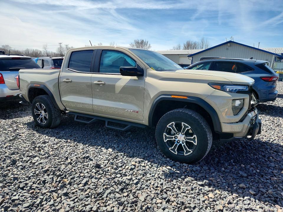 2024 GMC Canyon AT4