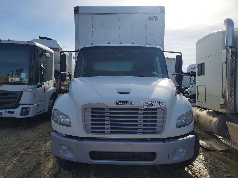 2016 Freigliner 2016 Freightliner Business Class M2 BOX Truck