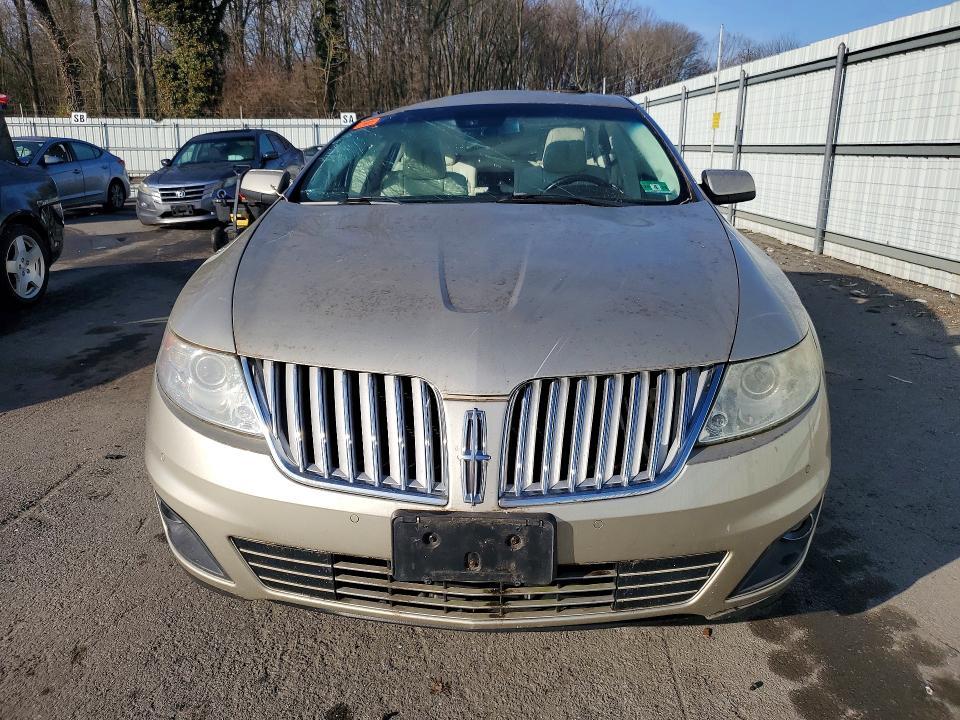 2010 Lincoln MKS