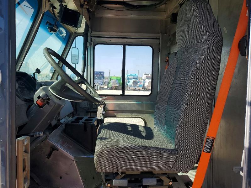 2020 Freightliner MT45G Chassis Delivery Truck