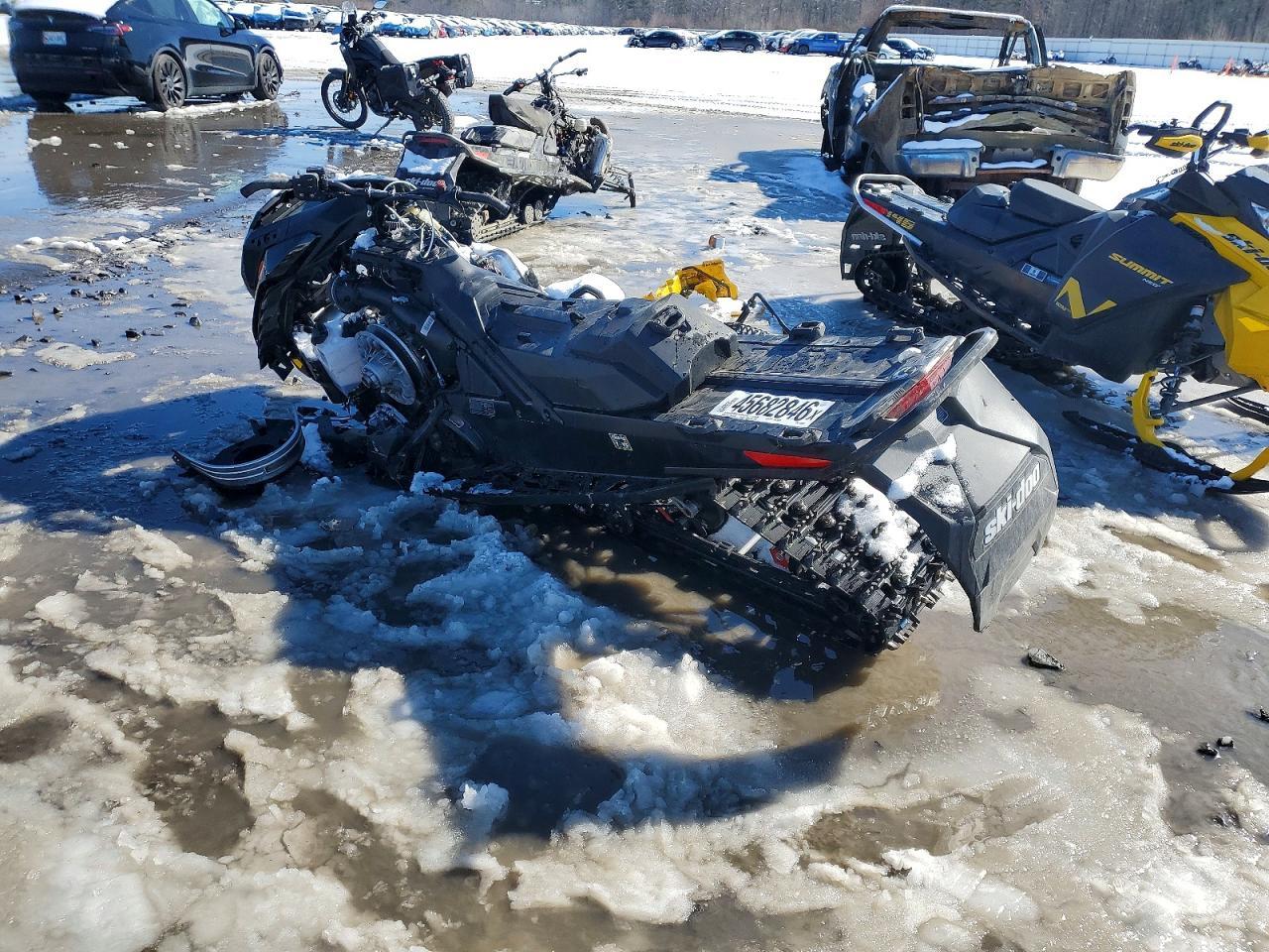 2025 Skidoo MXZ X 129 850 E