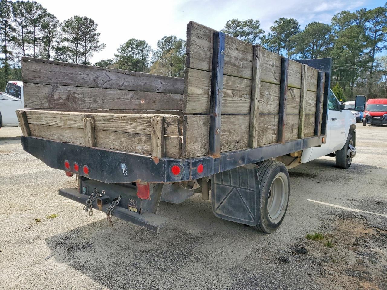 2013 Chevrolet Silverado Flatbed Truck