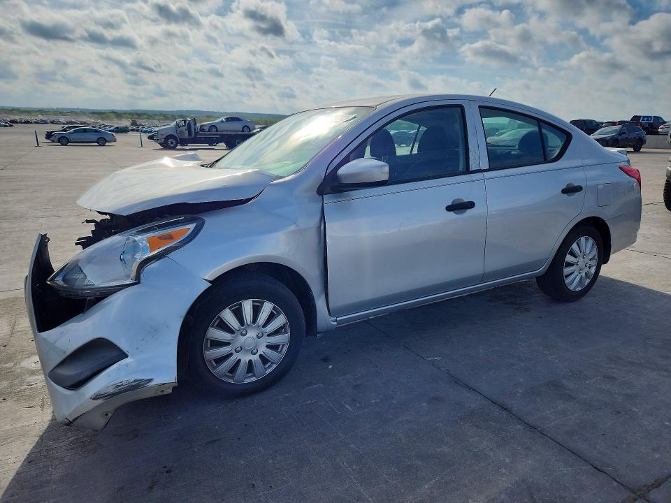 2018 Nissan Versa s Plus