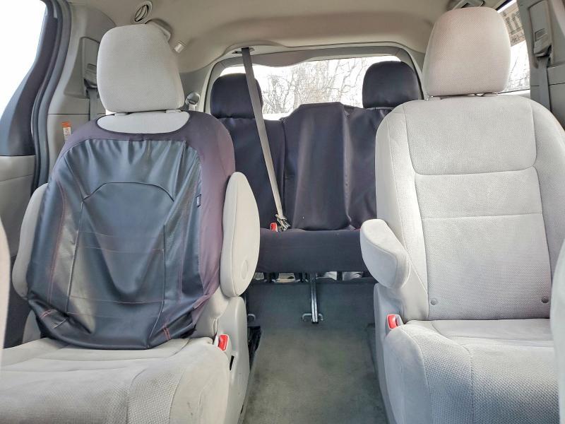 2016 Toyota Sienna l 7-passenger