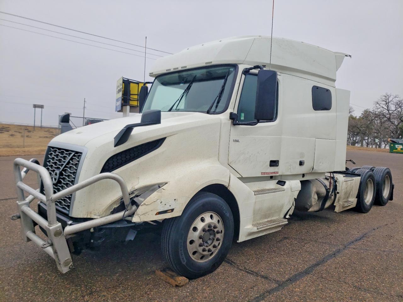 2019 Volv O VNL Semi Truck