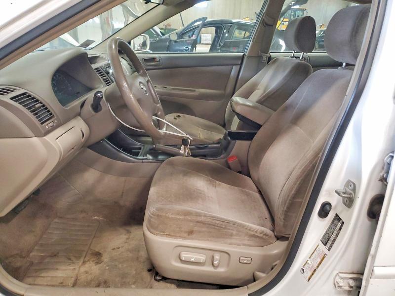 2004 Toyota Camry le