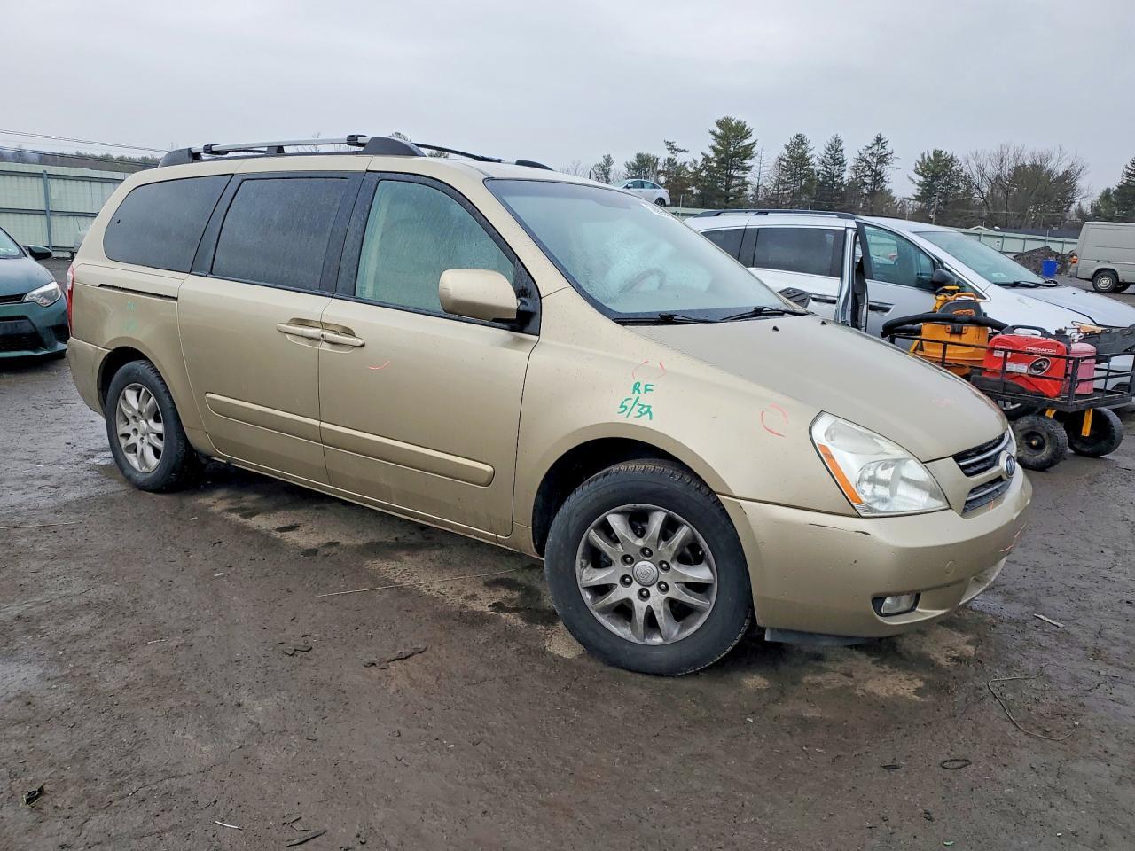 2007 KIA Sedona Base
