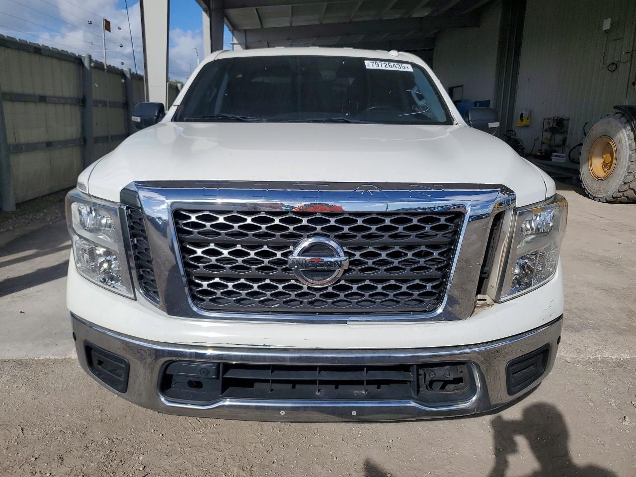 2018 Nissan Titan SV