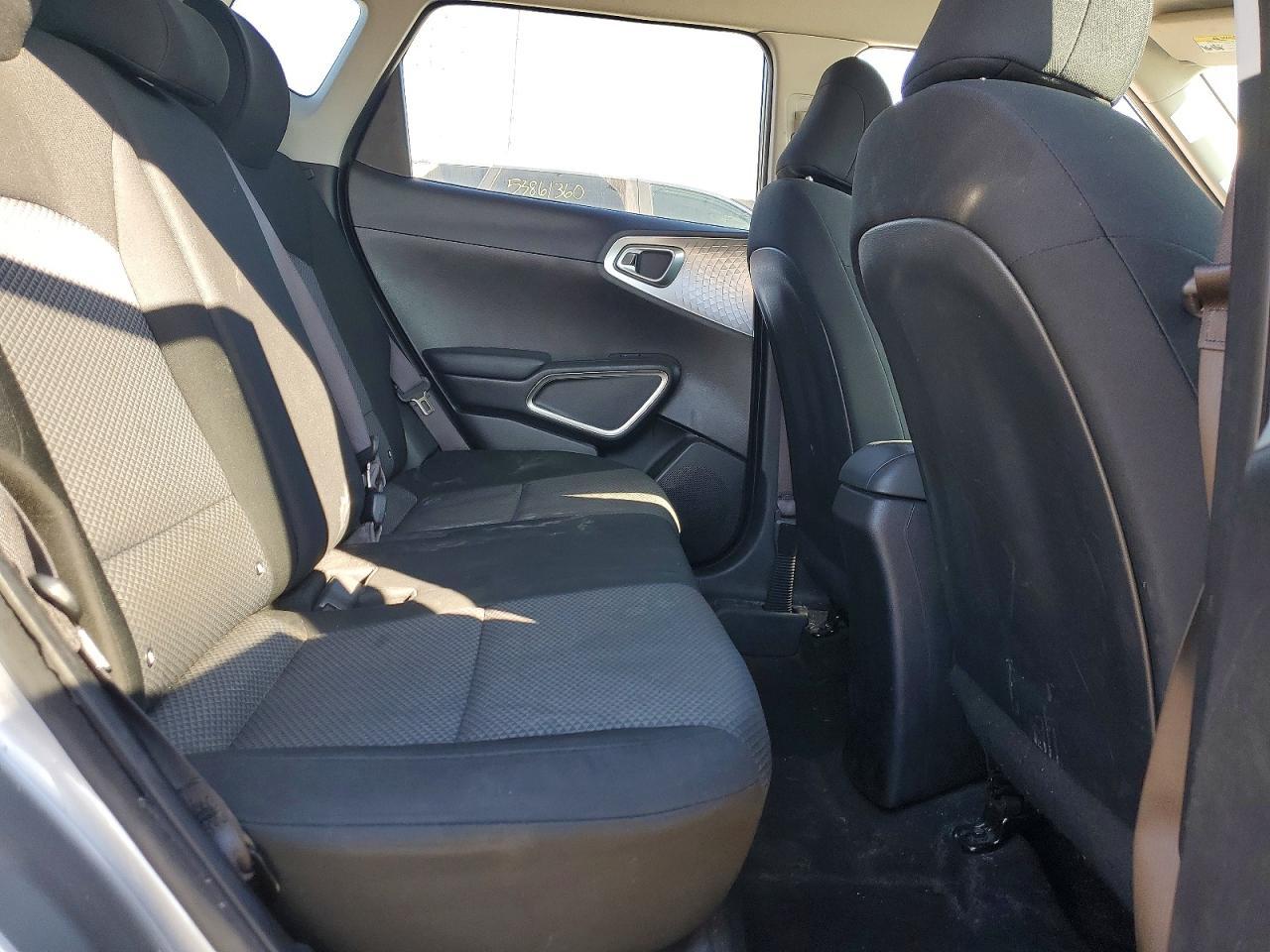 2023 KIA Soul lx