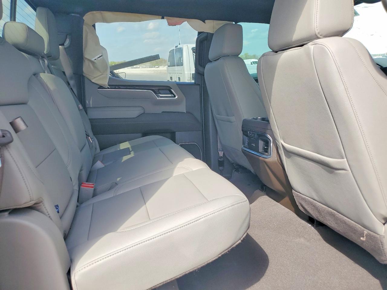 2026 GMC Sierra K1500 SLT