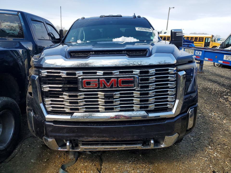 2025 GMC Sierra K2500 Denali