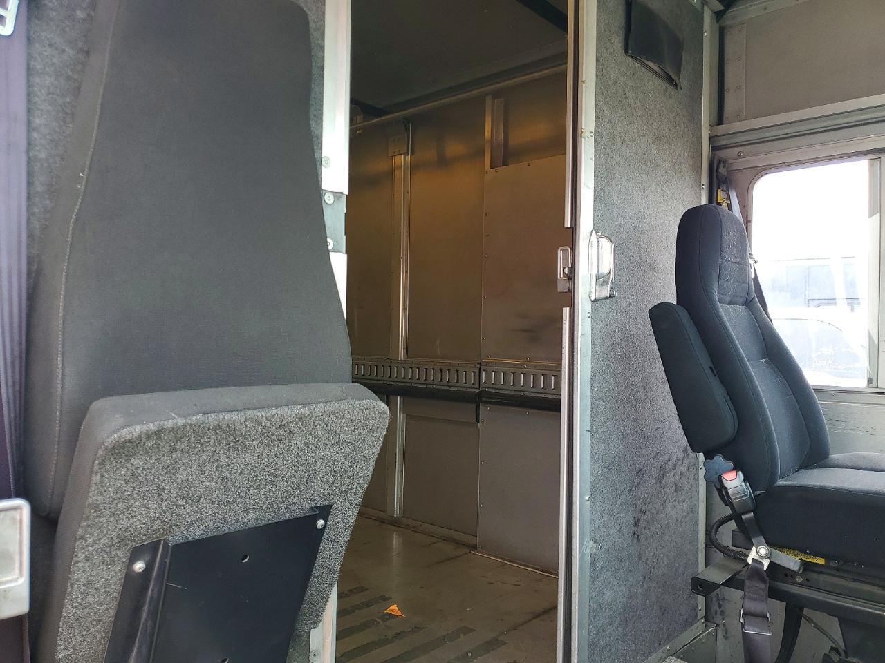 2015 Freightliner Chassis M Line WALK-IN Van