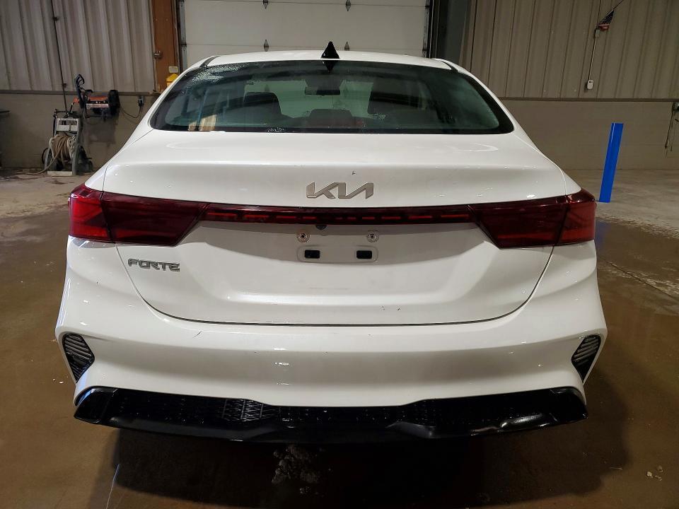 2023 KIA Forte lxs