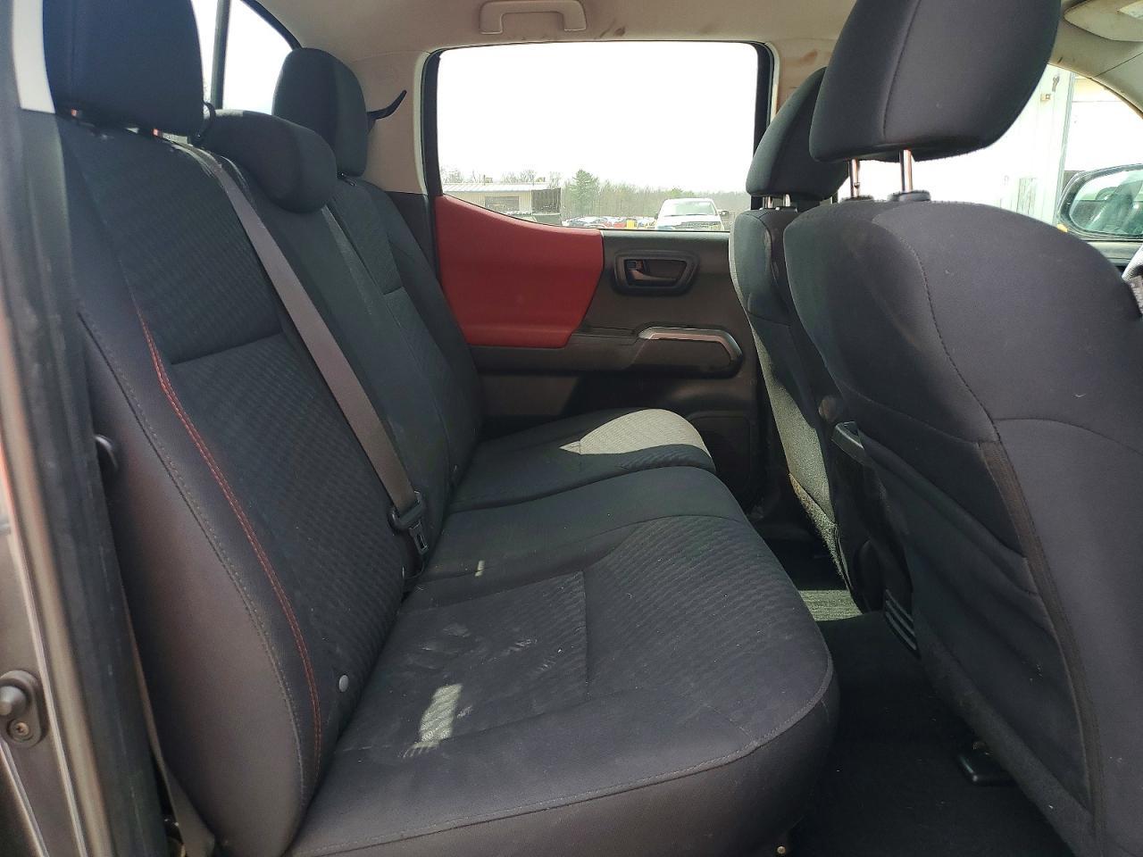 2022 Toyota Tacoma SR5 V6