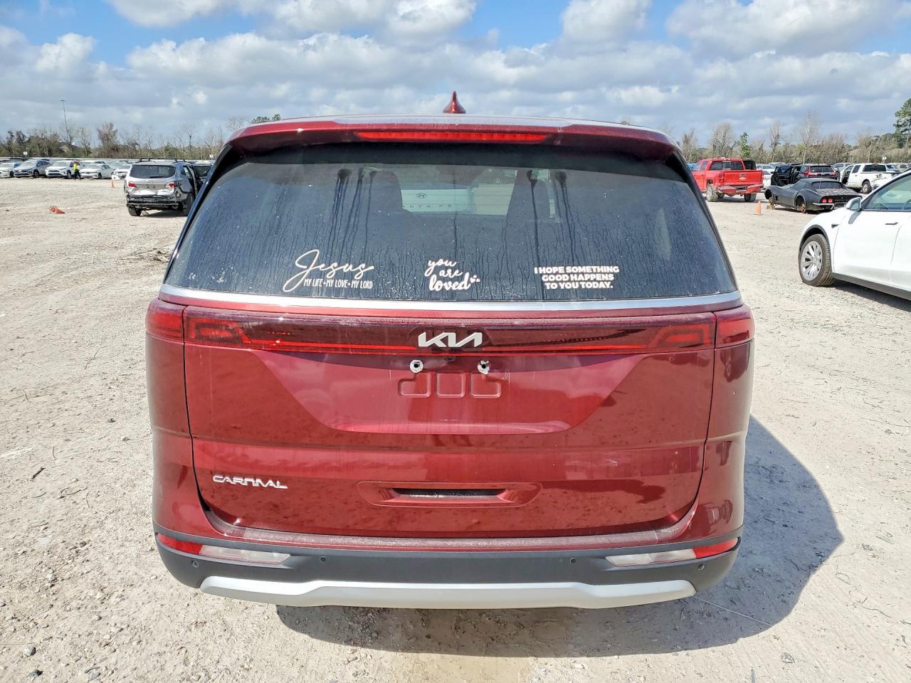 2023 KIA Carnival lx