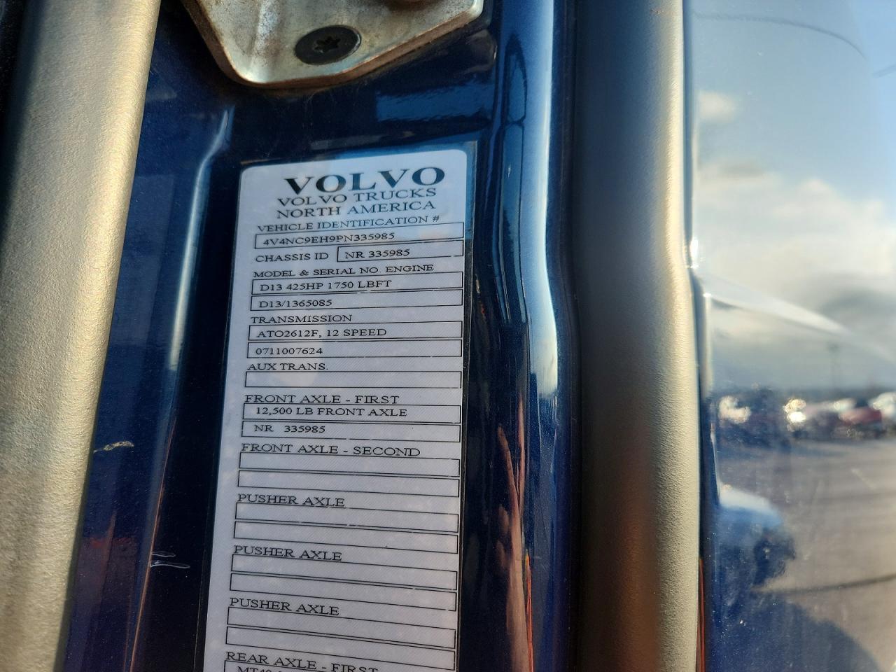 2023 Volv O VNL Semi Truck