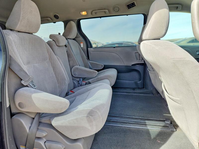 2018 Toyota Sienna le 8-passenger
