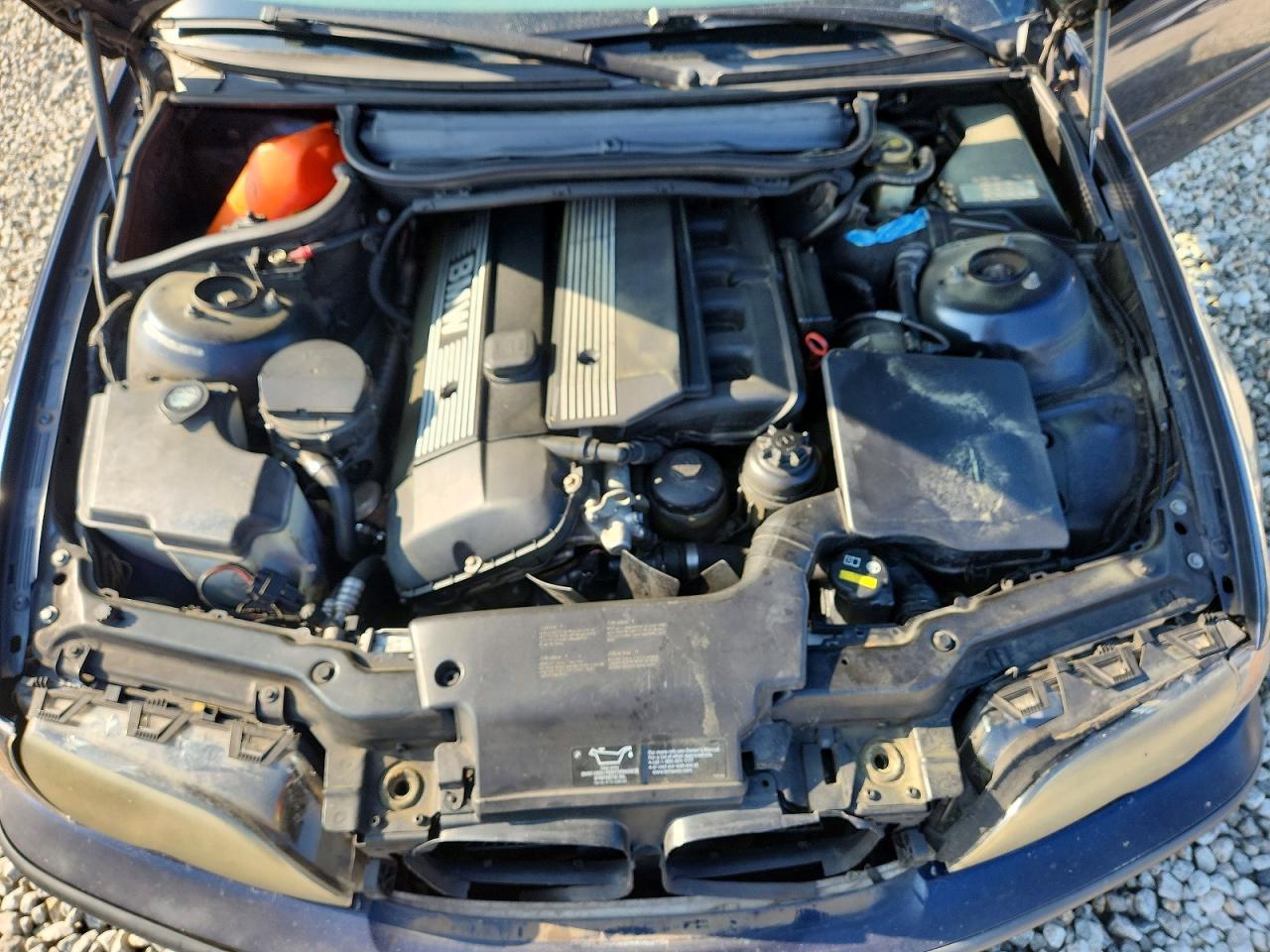 2002 BMW 325 i