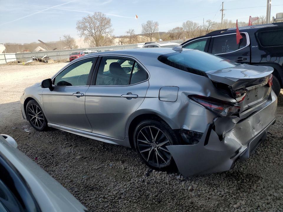 2022 Toyota Camry se