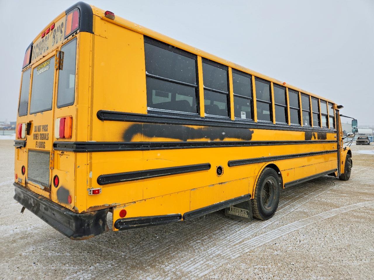 2011 Freigliner 2011 Thomas SAF-T-LINER C2-School Bus