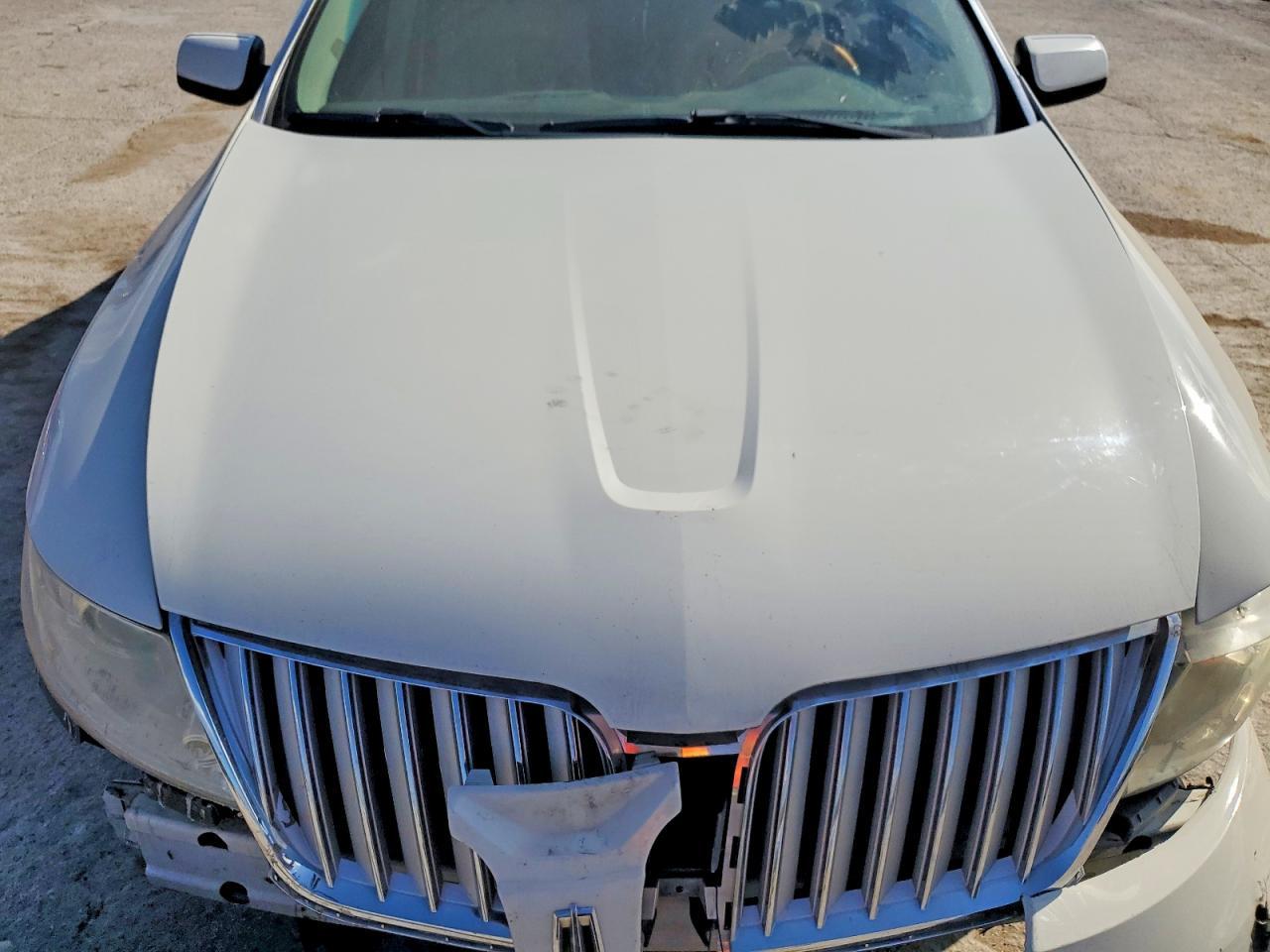 2010 Lincoln MKS